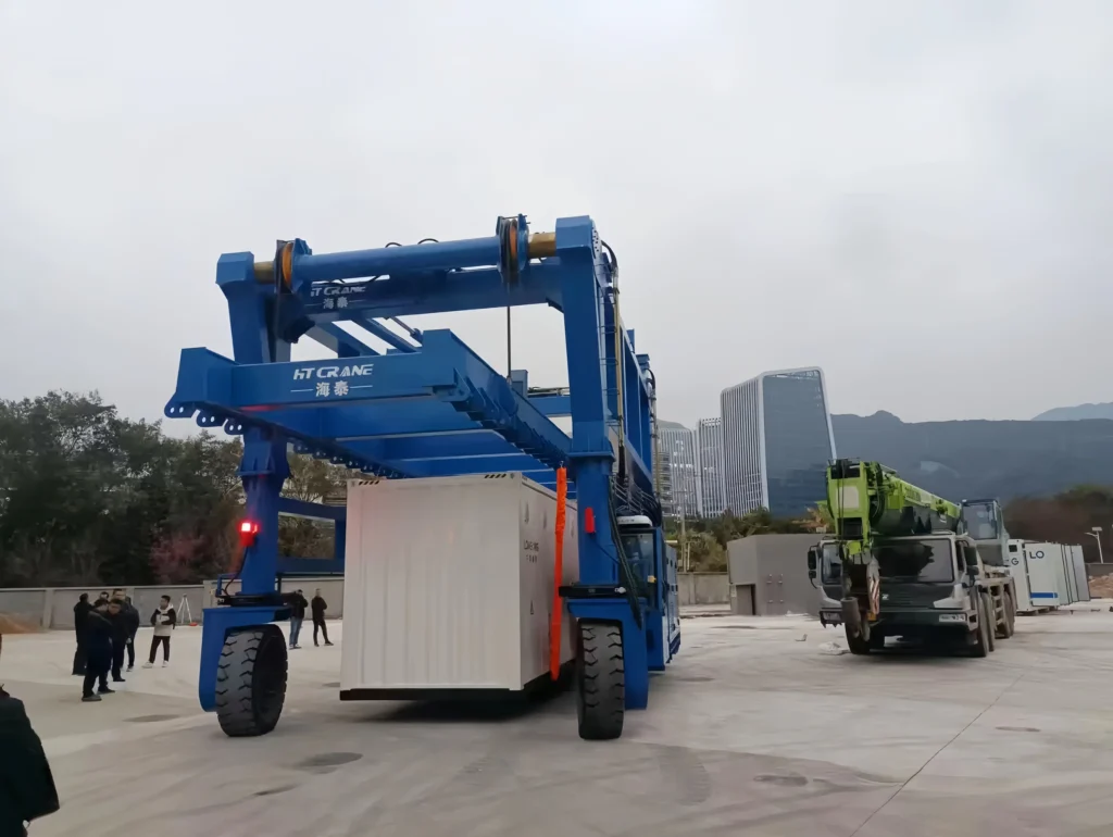 heavy duty hydraulic straddle carrier supplier
