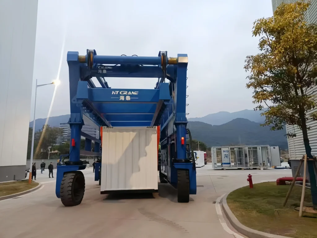 custom hydraulic straddle carrier factory
