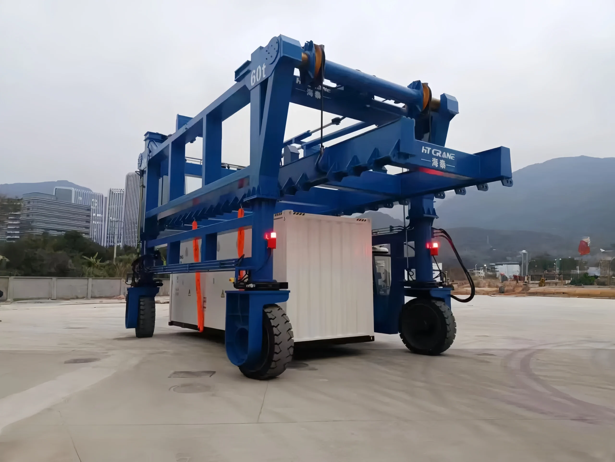 hydraulic straddle carrier for sale
