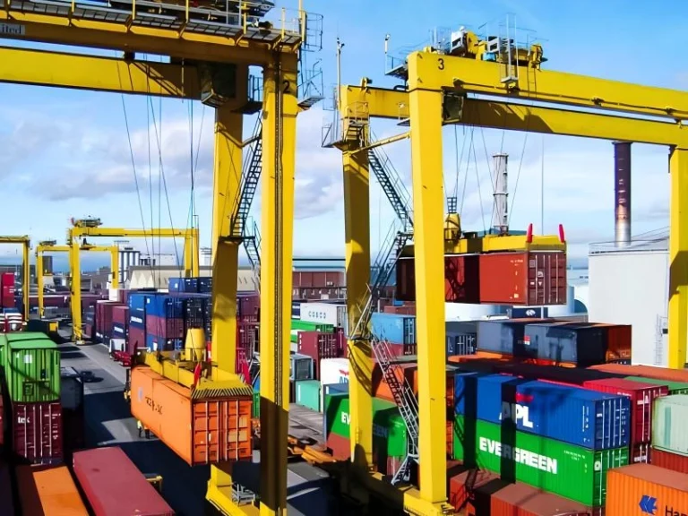 Crane HaiTai RTG crane in high-productivity container yard
