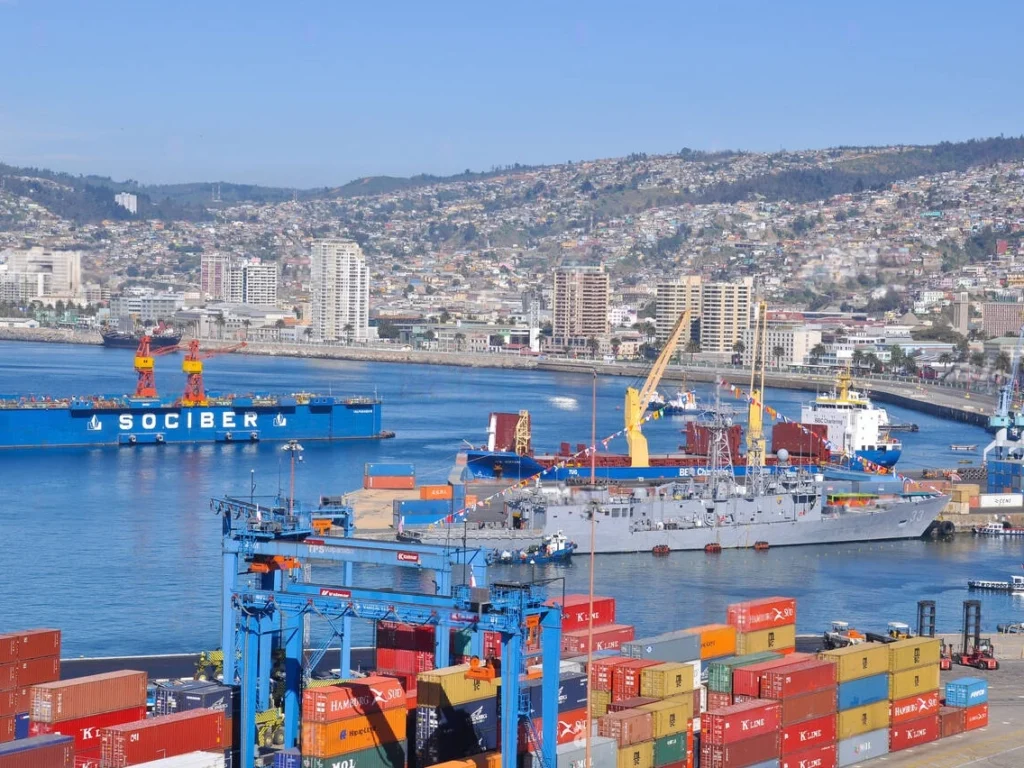 Container Straddle Carrier Exported to Valparaíso Port, Chile port of valparaiso chile