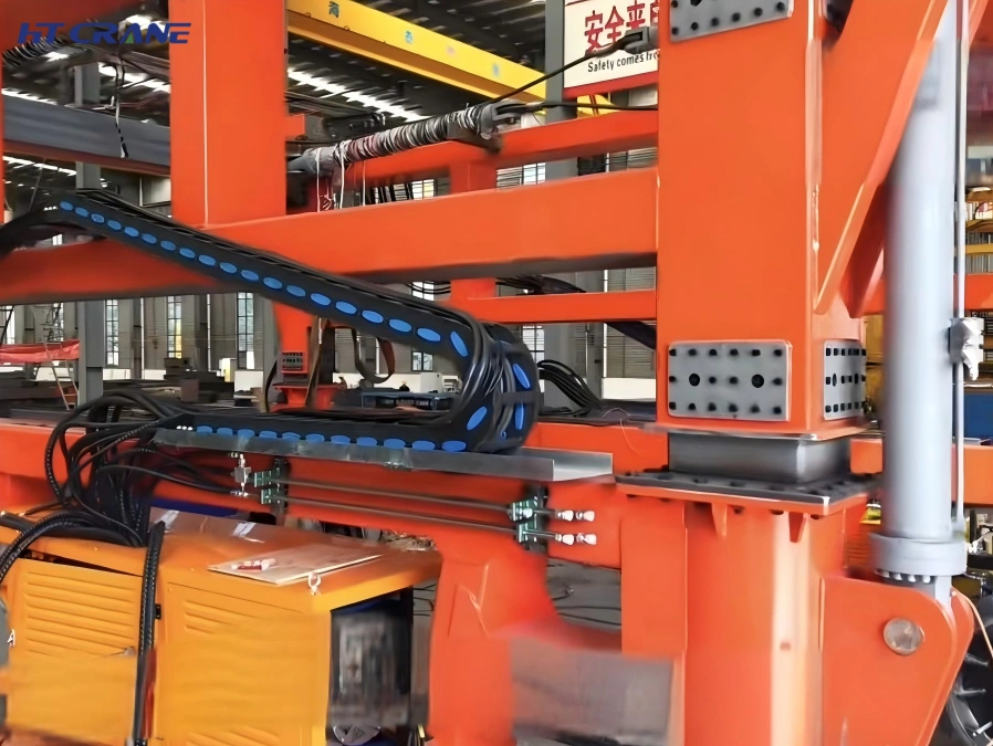 autoguide straddle carrier