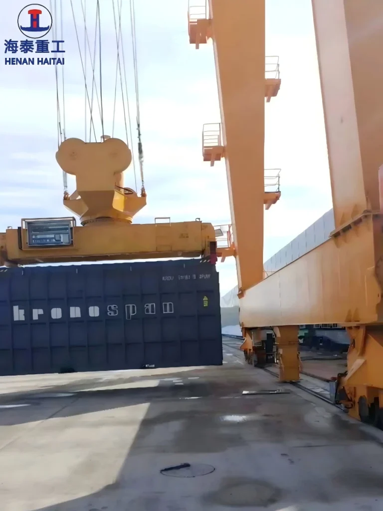 45 ton rmg crane is lifting containers in kazakhstan