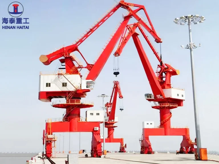 four-link traveling haitai portal crane for ports and shipyards
