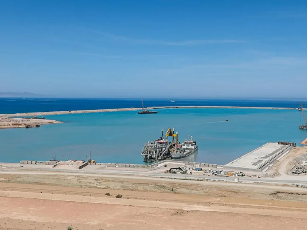 Vue sur la Méditerranée depuis Port Nador Ouest