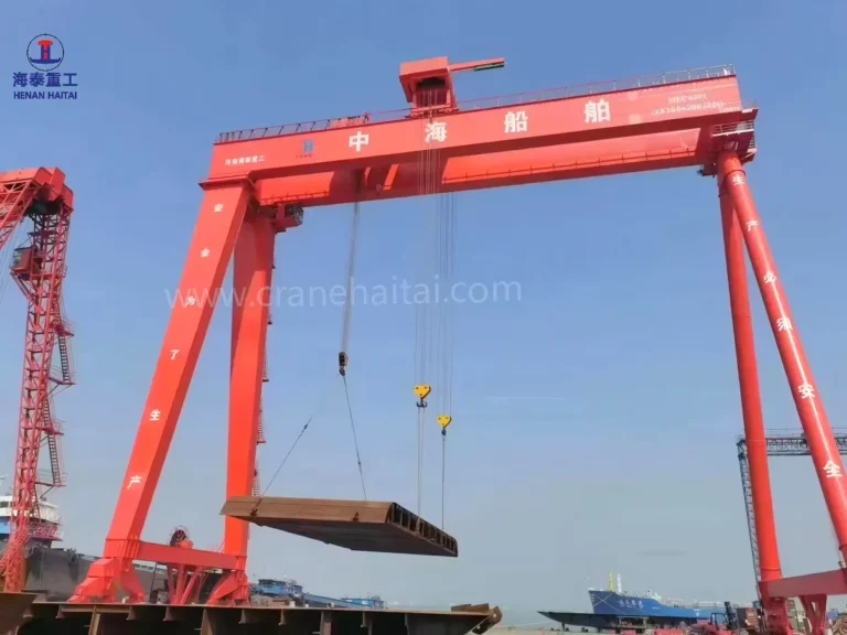 Haitai 400‑ton shipbuilding gantry crane undergoing full‑load acceptance test at Chizhou shipyard