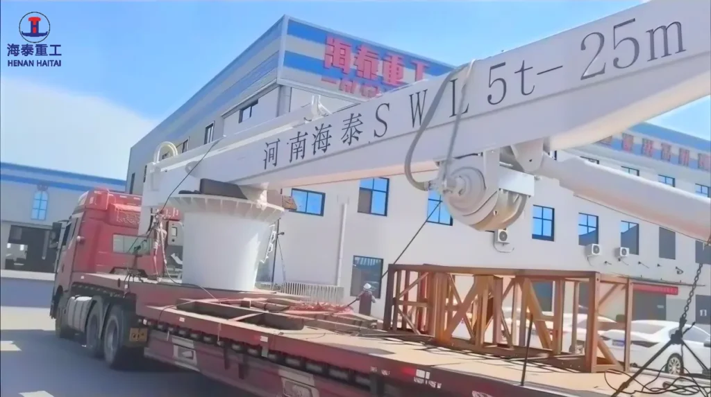 SWL 5t-25m rating marked on Haitai hydraulic telescopic boom marine crane