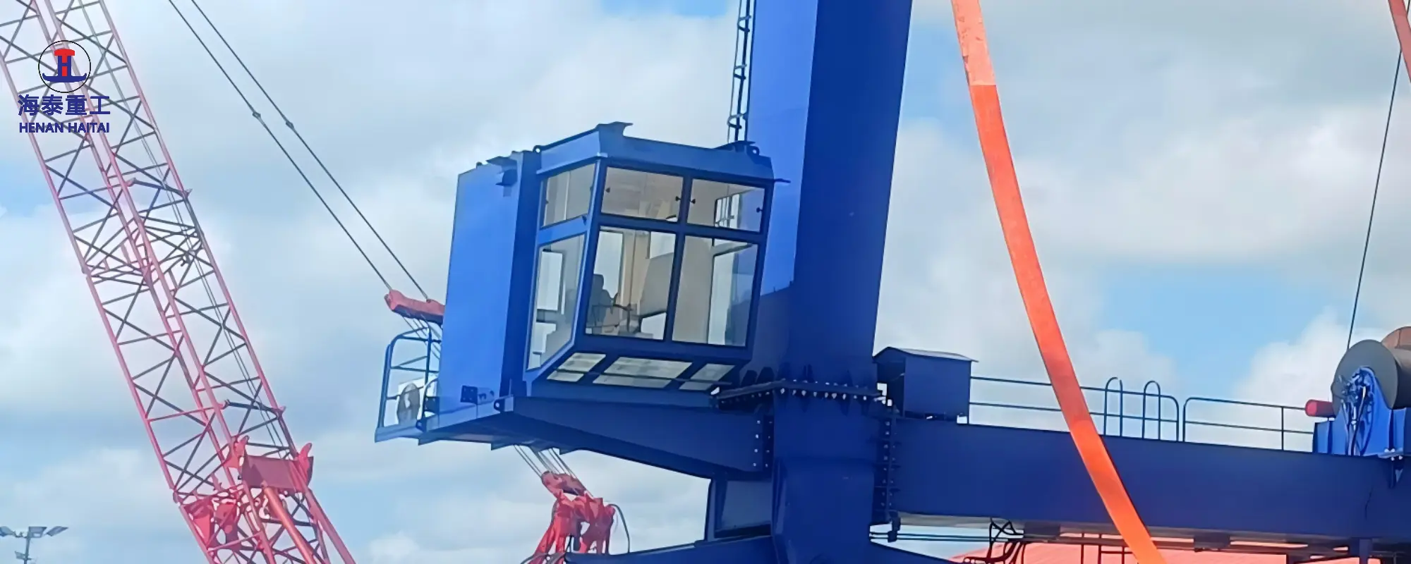 Haitai Crane's operator cabin provides the operator with a view of the surrounding working area.